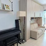 Big Modern Open Space With Terrace شقة
